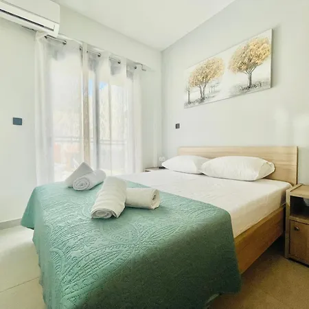 Nikos House Plunge Pool Apartment, By Delta Hospitality Ofrínion